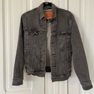 Washed grey Levi’s denim jacket